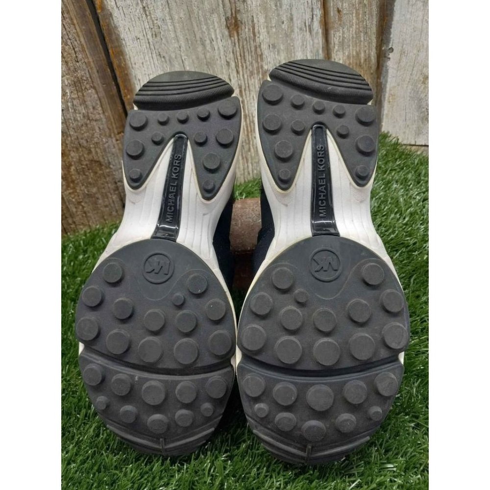 Black Women's Athletic Shoes - Picture 9 of 9